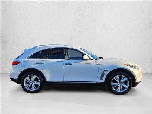 2015 INFINITI QX70 Base
