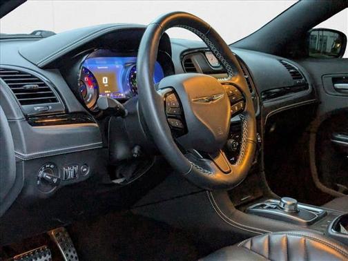 2023 Chrysler 300 C