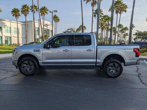 2025 Ford F-150 Lightning Flash