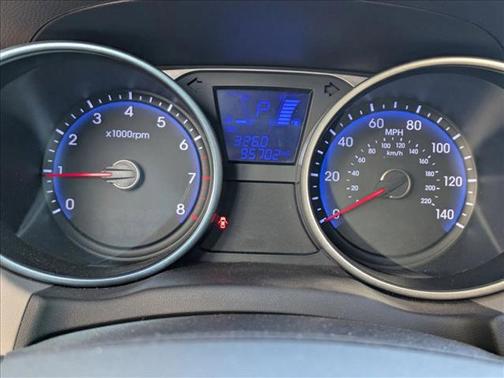 Winter White 2014 Hyundai TUCSON Limited