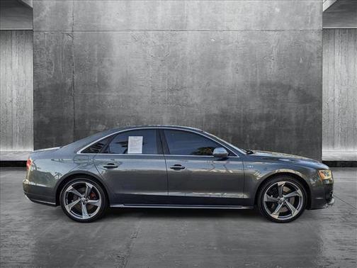 2015 Audi S8 4.0T