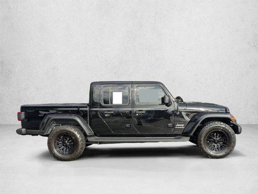 Black Clearcoat 2020 Jeep Gladiator Overland