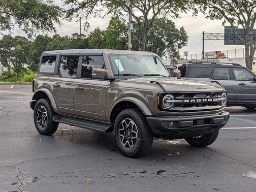 2025 Ford Bronco Outer Banks