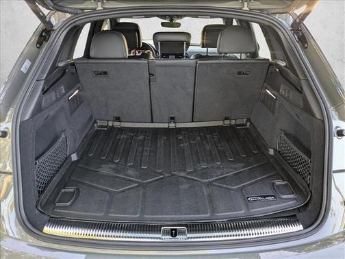 Chronos Gray Metallic 2023 Audi Q5 55 S line Prestige