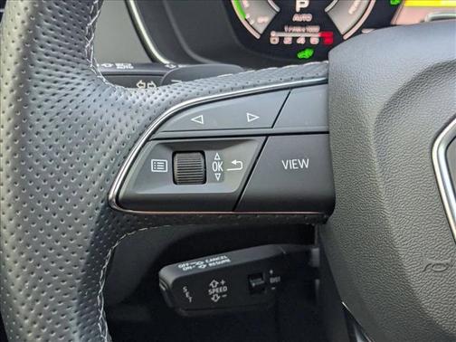 Chronos Gray Metallic 2023 Audi Q5 55 S line Prestige