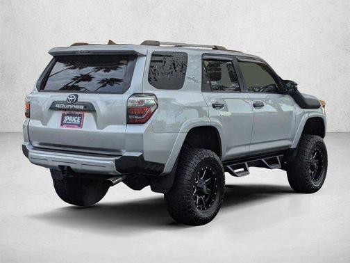 Classic Silver Metallic 2018 Toyota 4Runner TRD Off Road Premium