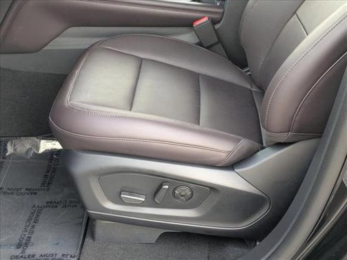 Agate Black Metallic 2026 Ford Explorer Platinum