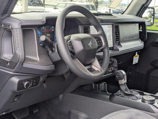 2025 Ford Bronco Base 4 Door 4x4