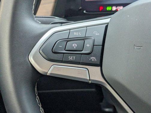Deep Black Pearl [Bl 2025 Volkswagen Atlas 2.0T SE w/Technology