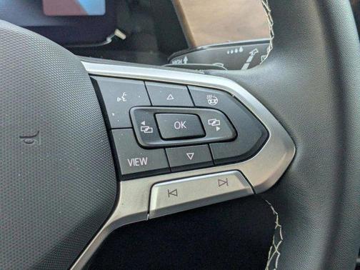 Deep Black Pearl [Bl 2025 Volkswagen Atlas 2.0T SE w/Technology
