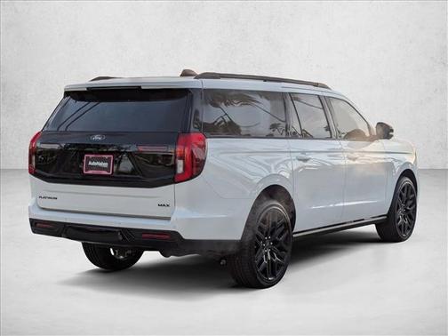 Star White Metallic Tri-Coat 2026 Ford Expedition Max Platinum