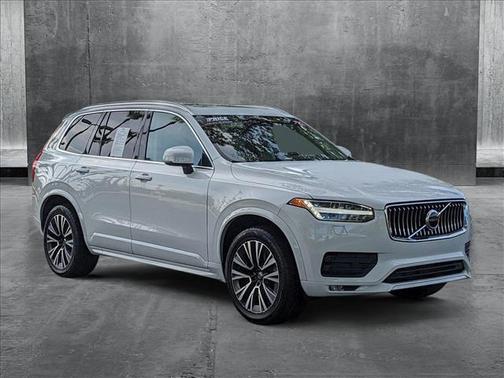 2021 Volvo XC90 T5 Momentum