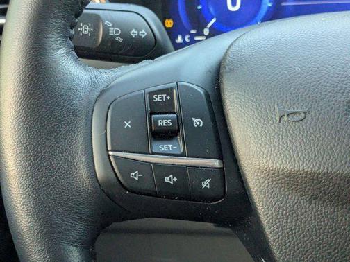 Rapid Red Metallic Tinted Clearcoat 2020 Ford Escape SE