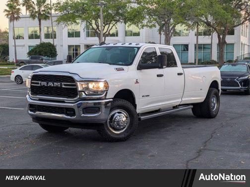 2022 RAM 3500 Tradesman Crew Cab 4x4 8' Box