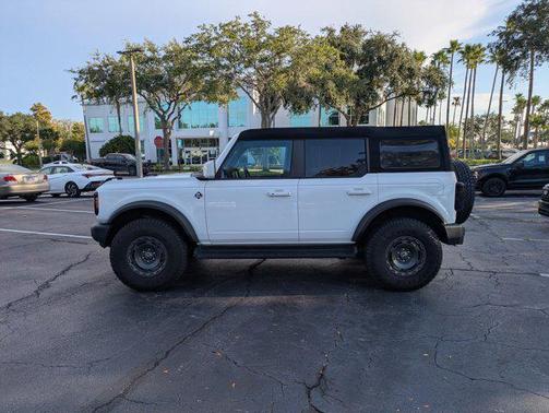 Oxford White 2025 Ford Bronco Outer Banks