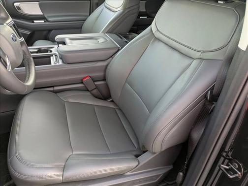 Agate Black Metallic 2026 Ford Expedition Active
