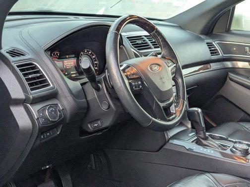 2017 Ford Explorer Platinum