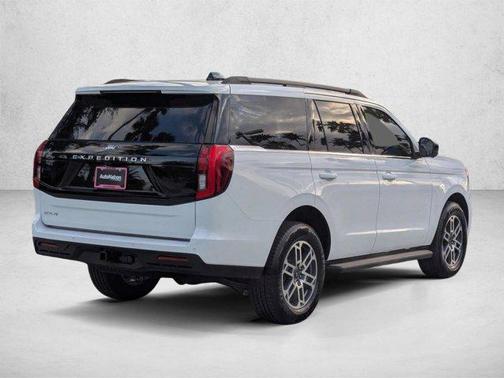 Oxford White 2026 Ford Expedition Active
