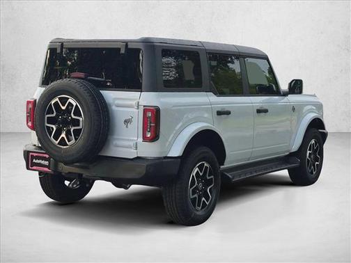 Oxford White 2026 Ford Bronco Outer Banks