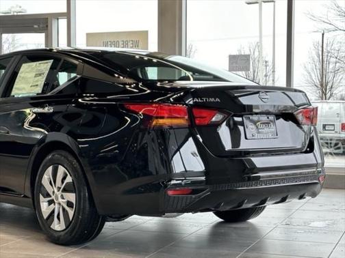 2025 Nissan Altima S FWD
