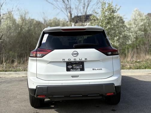 2025 Nissan Rogue SL
