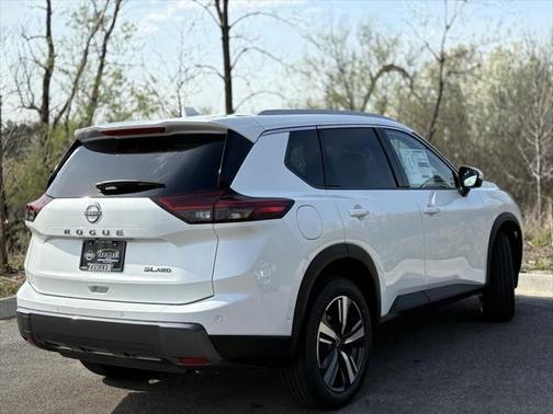 2025 Nissan Rogue SL
