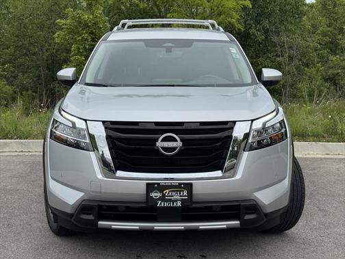 2024 Nissan Pathfinder SL 4WD