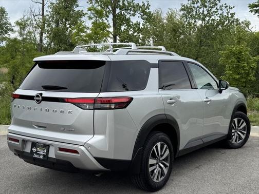 2024 Nissan Pathfinder SL 4WD
