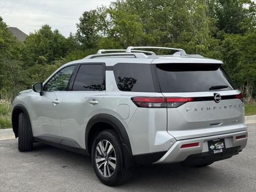 2024 Nissan Pathfinder SL 4WD