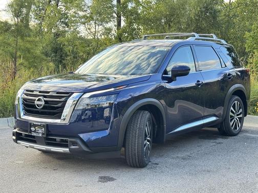 2025 Nissan Pathfinder Platinum 4WD