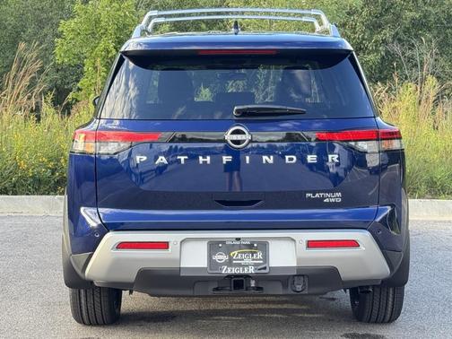 2025 Nissan Pathfinder Platinum 4WD