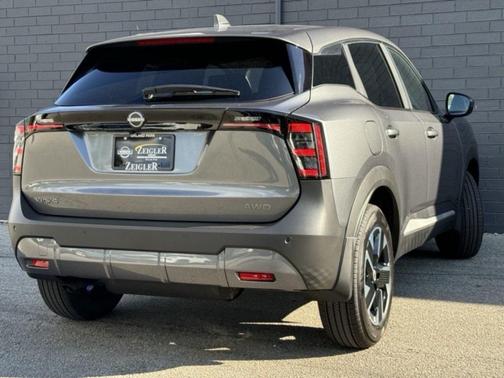 2025 Nissan Kicks SV