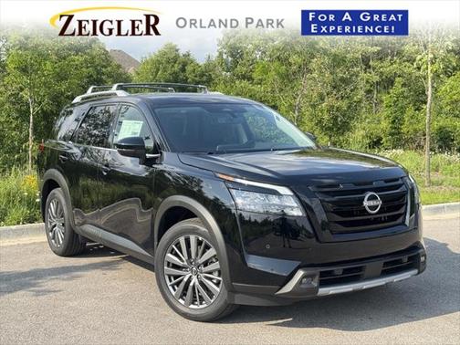 2025 Nissan Pathfinder SL 4WD