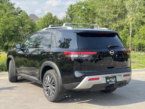 2025 Nissan Pathfinder SL 4WD