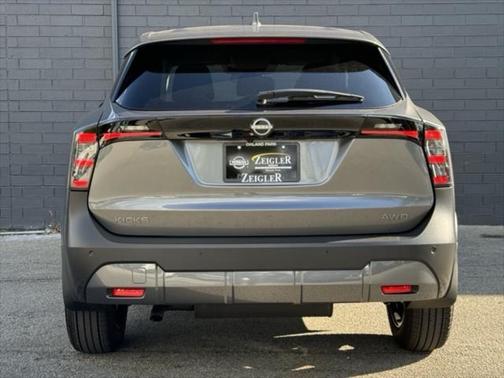 2025 Nissan Kicks SV