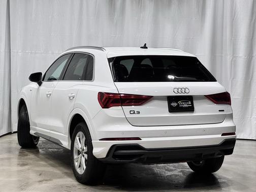 2023 Audi Q3 Premium 45 TFSI S line quattro Tiptronic