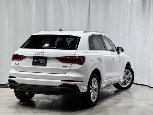 2023 Audi Q3 Premium 45 TFSI S line quattro Tiptronic