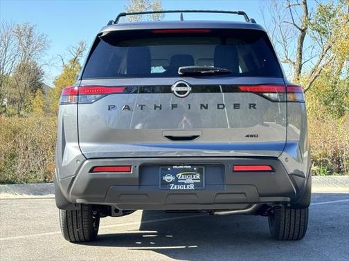 2025 Nissan Pathfinder SV 4WD