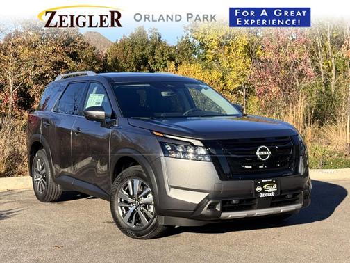 2025 Nissan Pathfinder SL 4WD