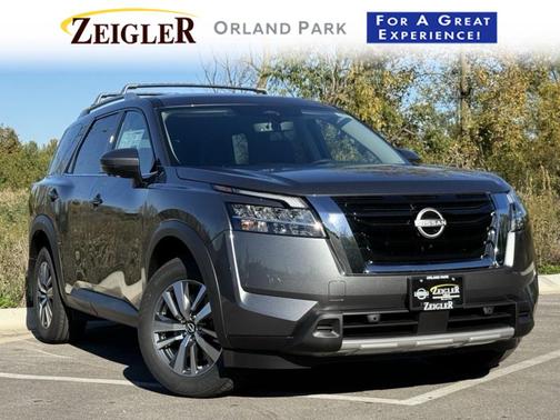 2025 Nissan Pathfinder SL