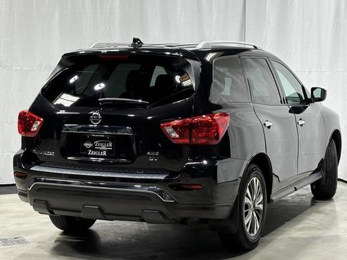 2020 Nissan Pathfinder SV 4WD