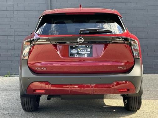 2025 Nissan Kicks SV