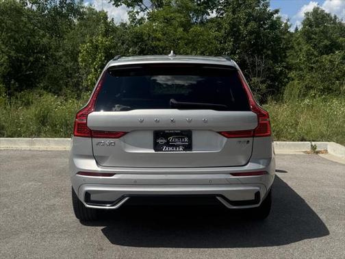 2024 Volvo XC60 B5 Plus Dark Theme