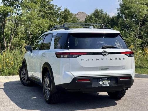2025 Nissan Pathfinder SV 4WD