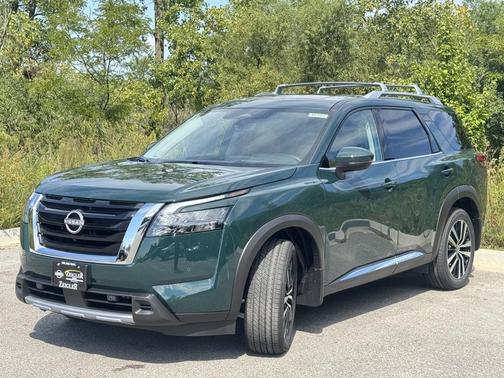 2025 Nissan Pathfinder Platinum 4WD