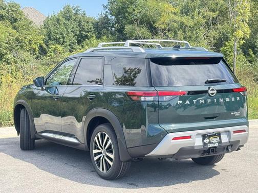 2025 Nissan Pathfinder Platinum 4WD