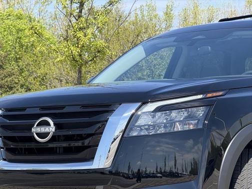 2025 Nissan Pathfinder SV 4WD