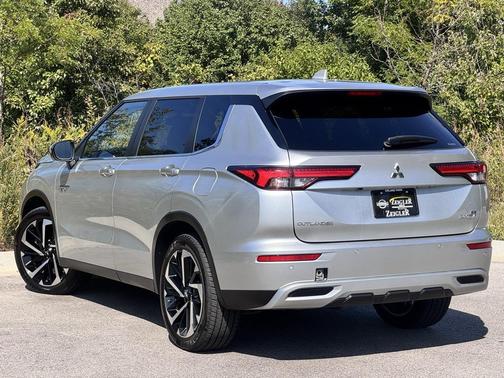 2023 Mitsubishi Outlander PHEV SE S-AWC