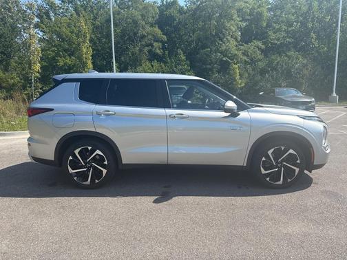 2023 Mitsubishi Outlander PHEV SE S-AWC