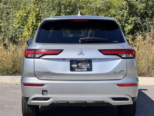 2023 Mitsubishi Outlander PHEV SE S-AWC